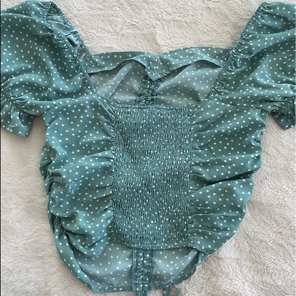 Aesthetic sage green shirt - Picture 2 of 2